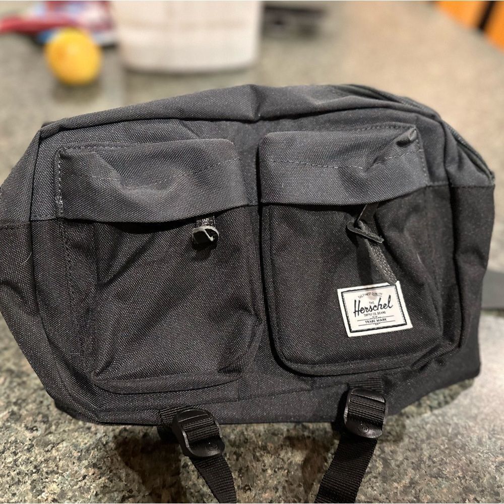 Herschel supply co eighteen hip pack. HTF!